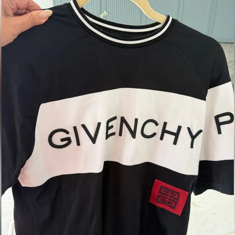 Givenchy Monochrome Crewneck Top